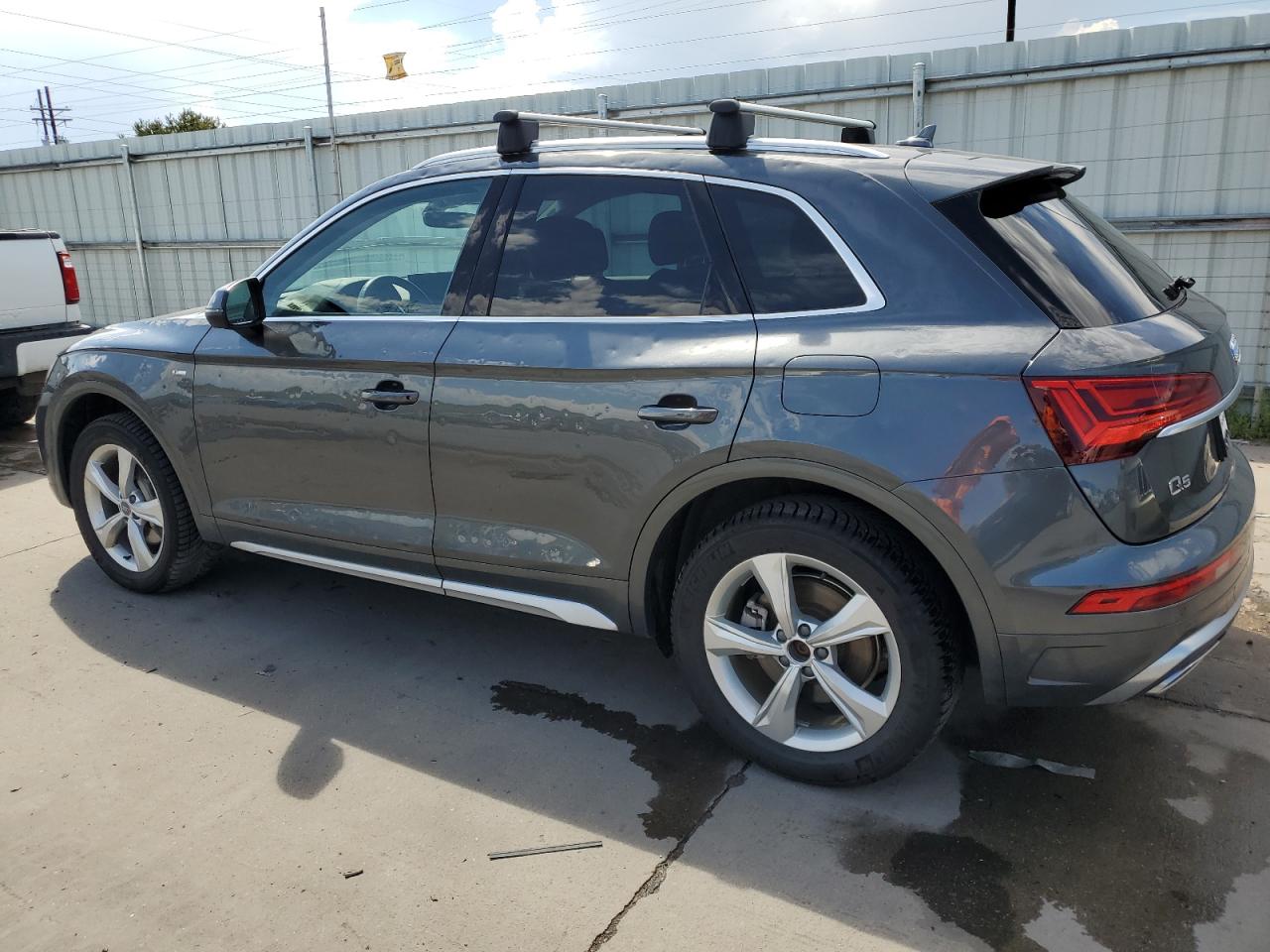 Изображение 2 Audi Q5 E Premium Plus 2021 с VIN WA1E2AFY0M2063509
