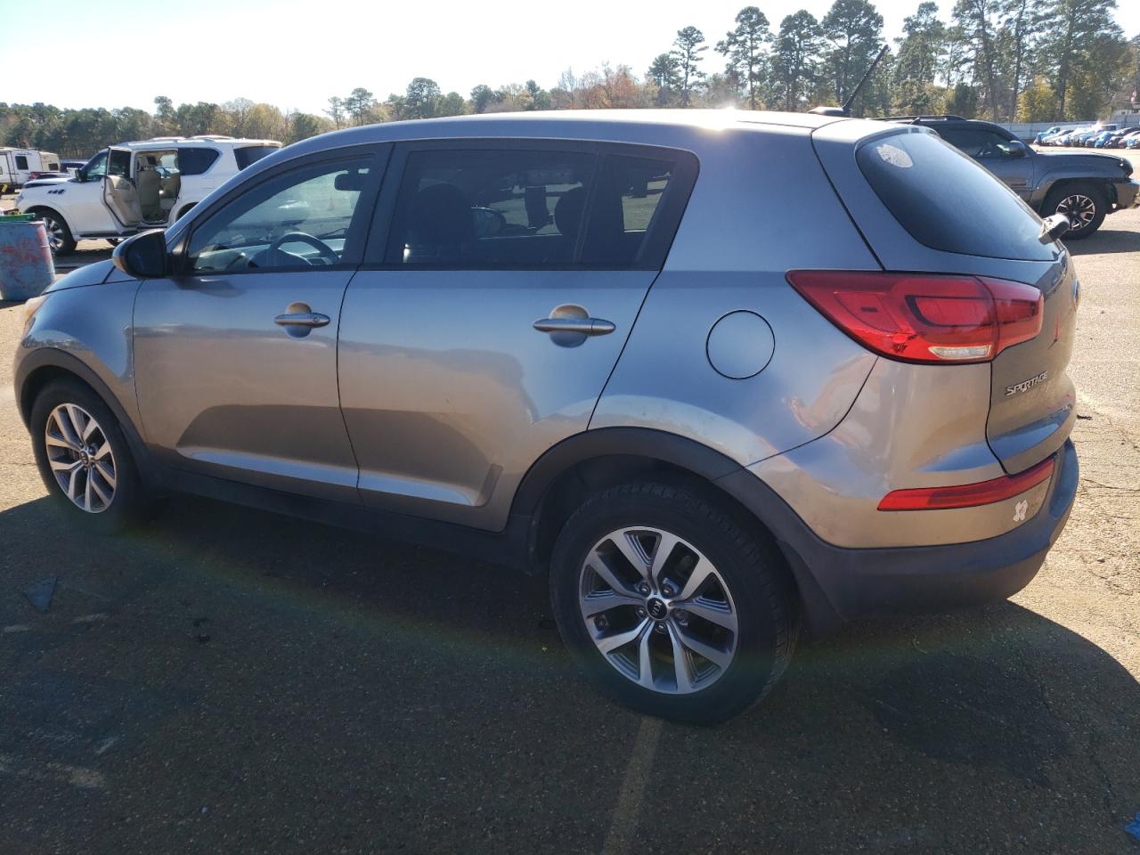 Изображение 2 2015 KIA SPORTAGE LX 2015 с VIN KNDPB3AC7F7789850