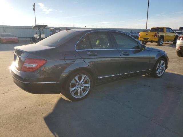 Obraz 3 z 2014 MERCEDES-BENZ C 250 2014 z VIN WDDGF4HB0EG244133