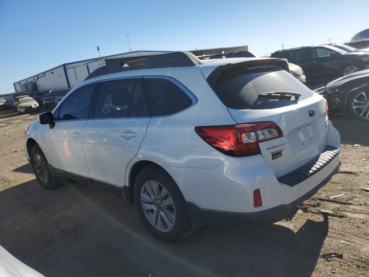 Obraz 2 z 2015 SUBARU OUTBACK 2.5I PREMIUM 2015 z VIN 4S4BSBCC5F3237638