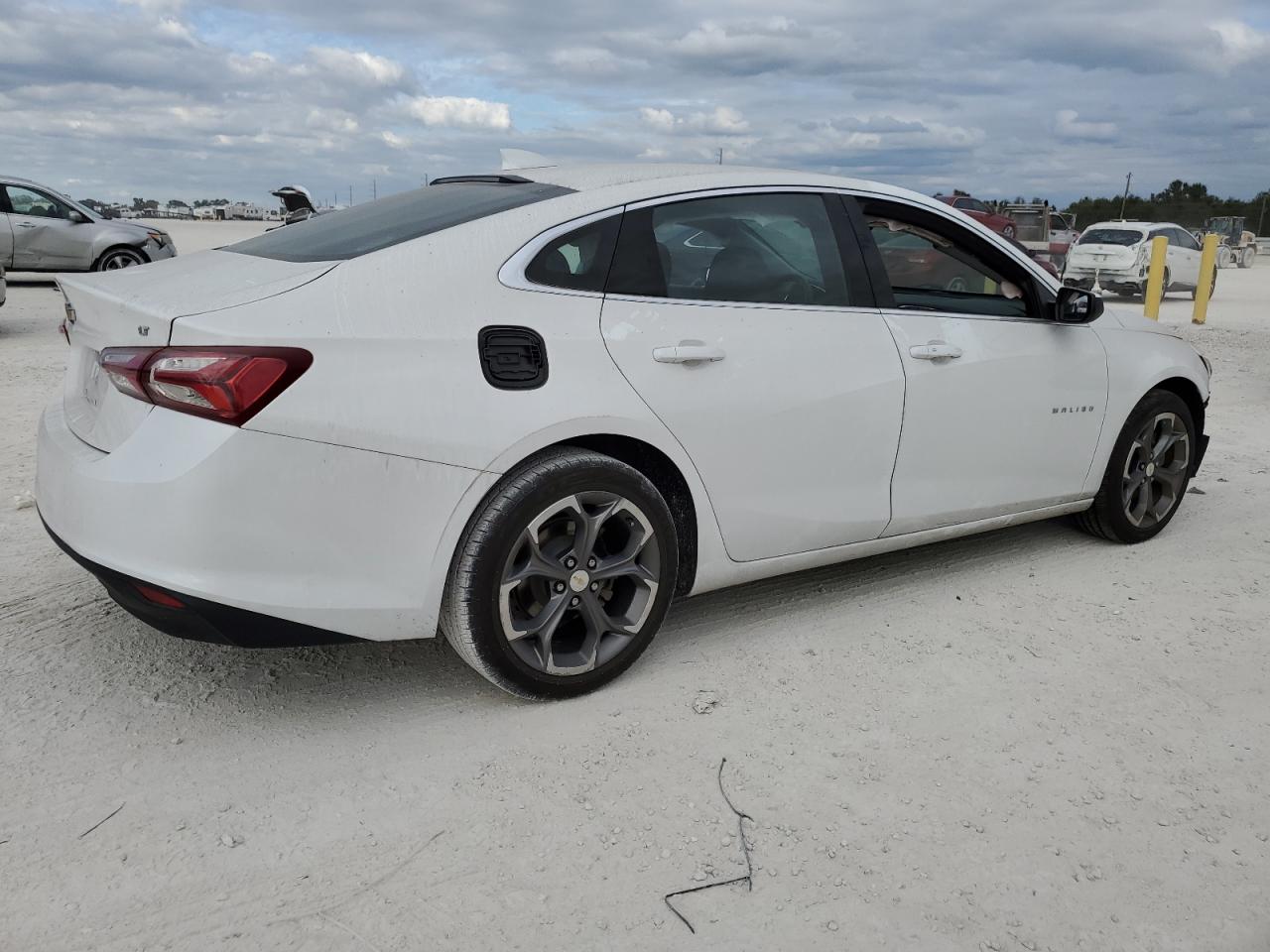 Obraz 3 z 2020 CHEVROLET MALIBU LT 2020 z VIN 1G1ZD5ST6LF117270