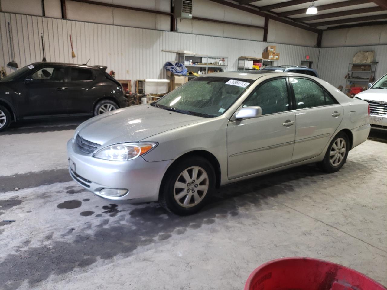 Obraz 1 z 2003 TOYOTA CAMRY LE 2003 z VIN 4T1BE30K03U204884