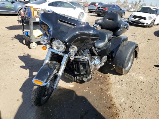 Obraz 2 z 2014 HARLEY-DAVIDSON FLHTCUTG TRI GLIDE ULTRA 2014 z VIN 1HD1MAL16EB851359