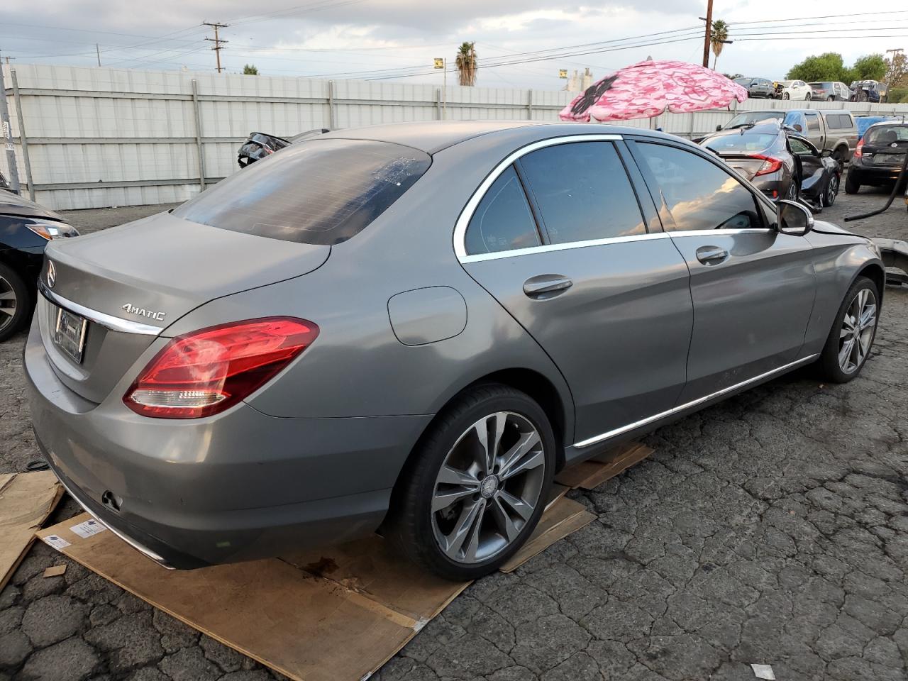 Obraz 3 z 2015 MERCEDES-BENZ C 300 4MATIC 2015 z VIN 55SWF4KB0FU016416