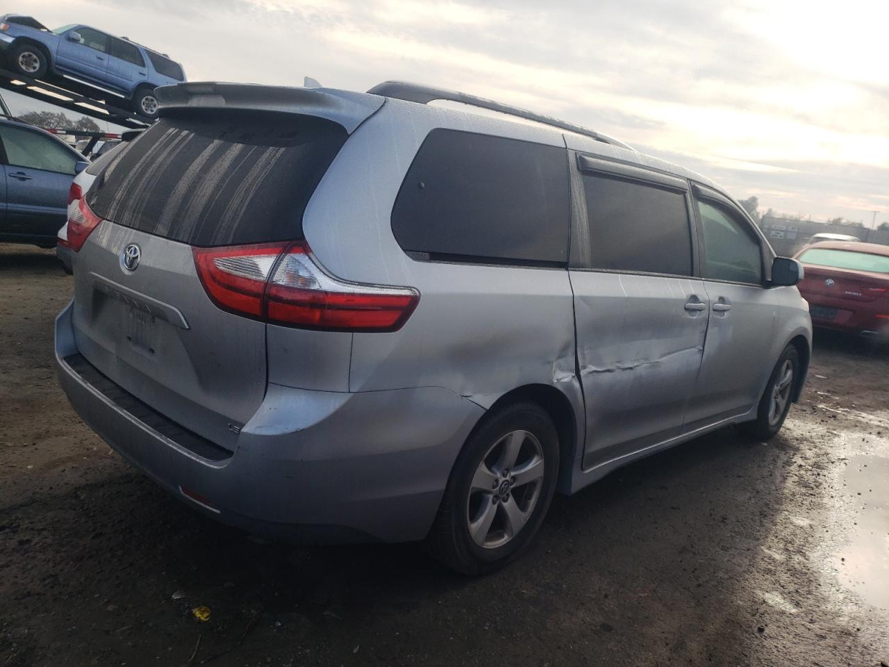 Image 3 of 2018 TOYOTA SIENNA LE 2018 with VIN 5TDKZ3DC5JS901710