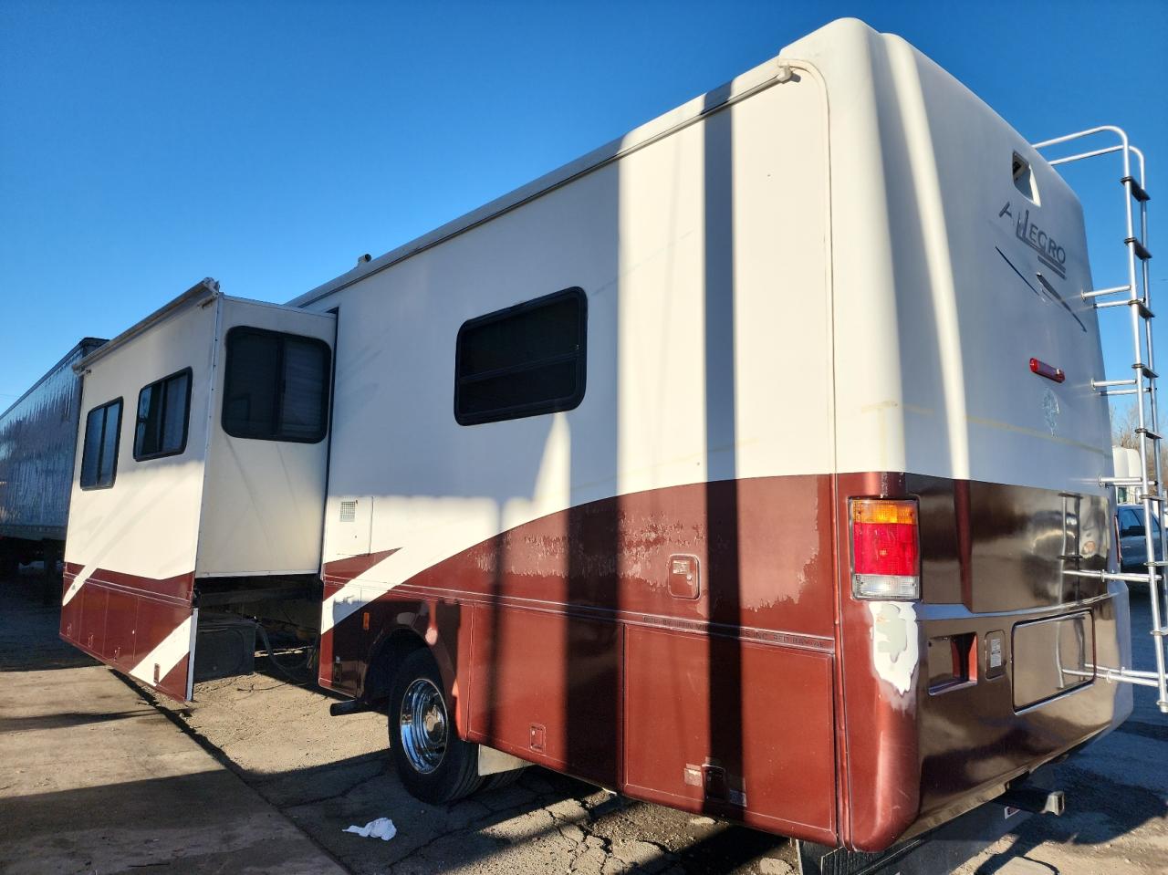 Image 3 of 2006 WORKHORSE CUSTOM CHASSIS MOTORHOME CHASSIS W22 2006 with VIN 5B4MP67G763414845