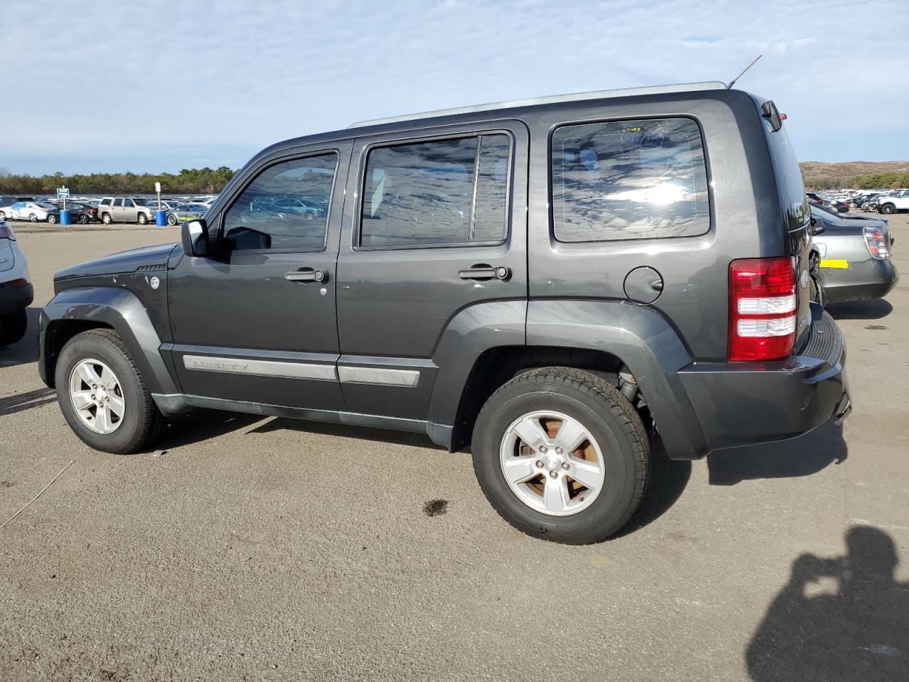 Image 2 of 2011 JEEP LIBERTY SPORT 2011 with VIN 1J4PN2GK7BW555217
