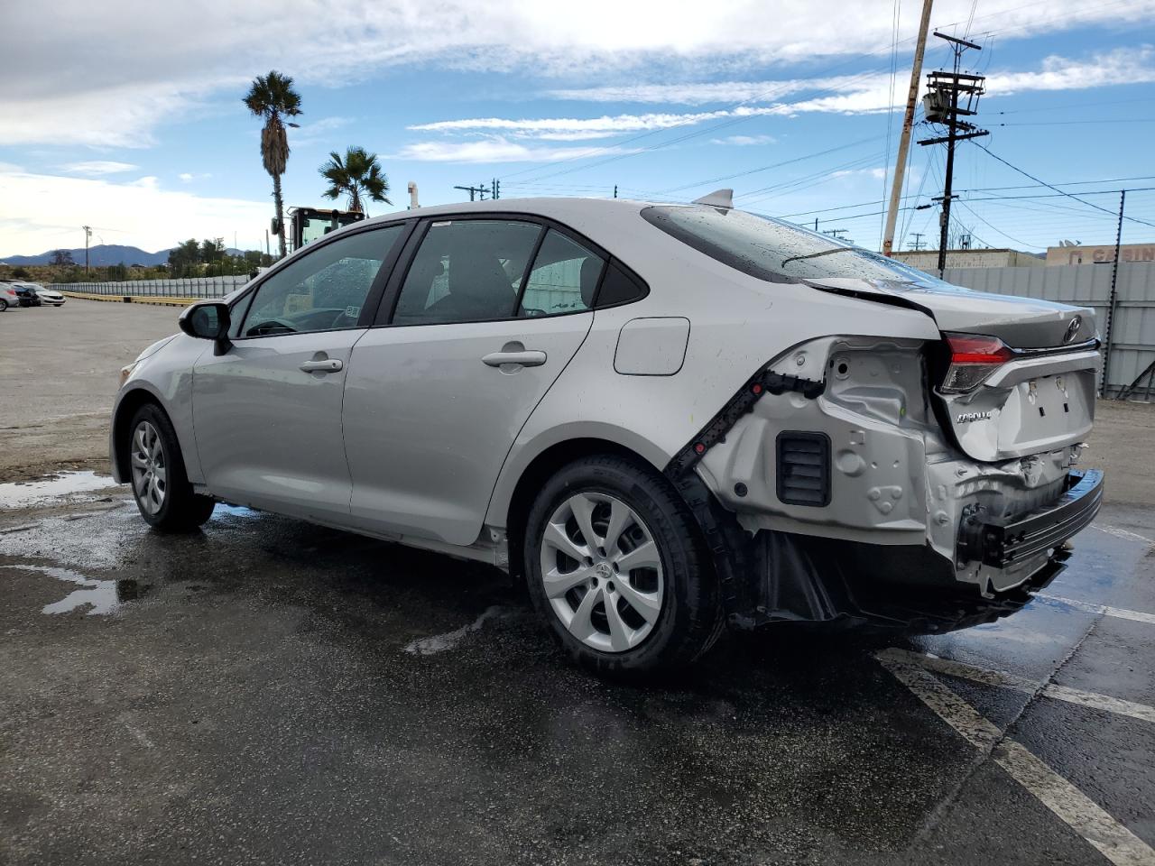 Image 2 of 2022 TOYOTA COROLLA LE 2022 with VIN 5YFEPMAE5NP318857