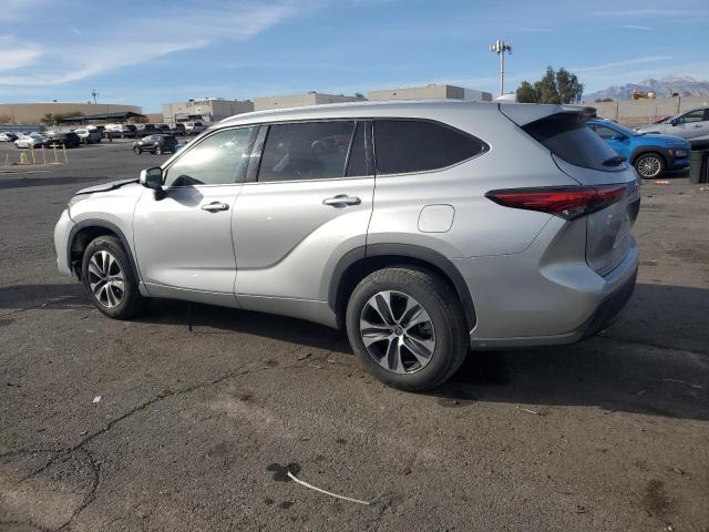 Image 2 of 2021 TOYOTA HIGHLANDER XLE 2021 with VIN 5TDGZRAH2MS064038