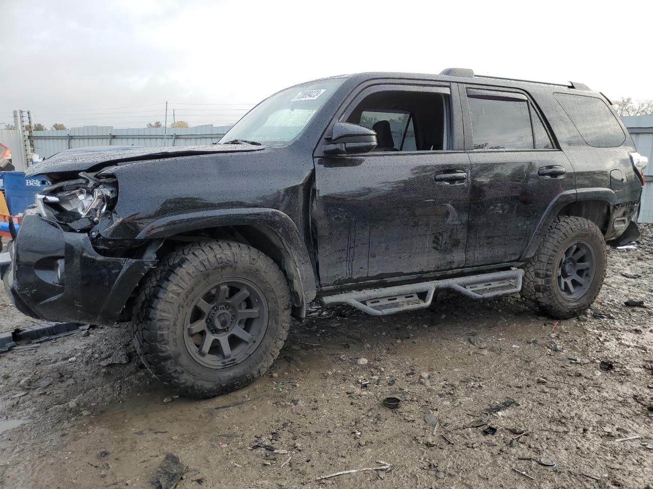 Image 1 of 2019 TOYOTA 4RUNNER SR5 2019 with VIN JTEBU5JR4K5703044