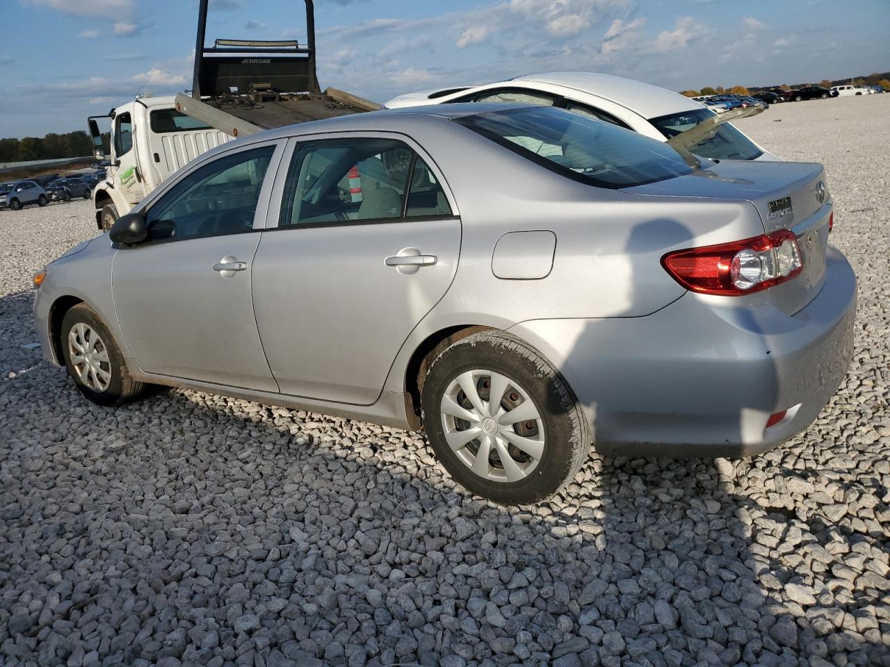 Изображение 2 2011 TOYOTA COROLLA BASE 2011 с VIN 2T1BU4EE5BC710917