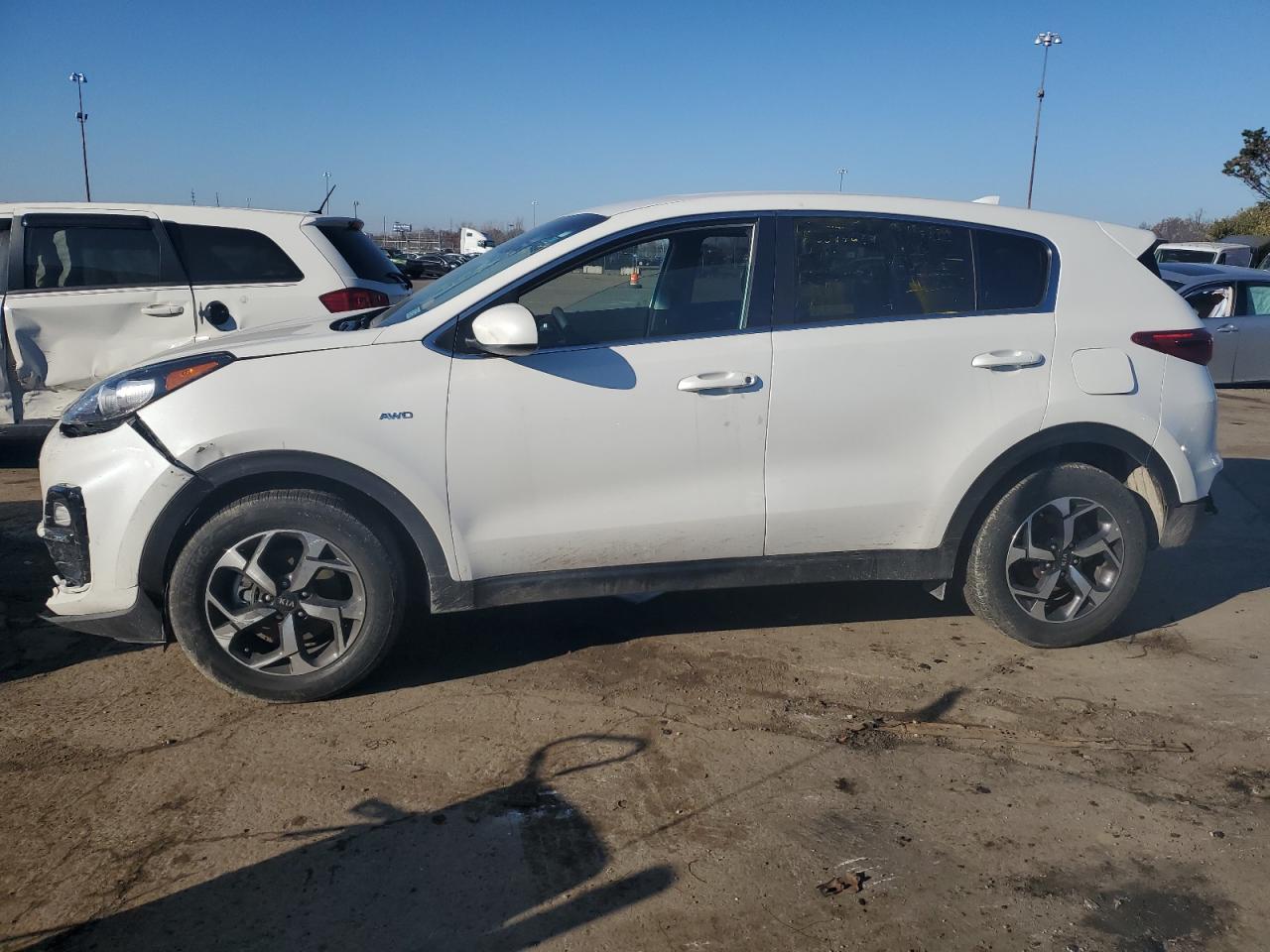 Изображение 1 2022 KIA SPORTAGE LX 2022 с VIN KNDPMCAC6N7999087