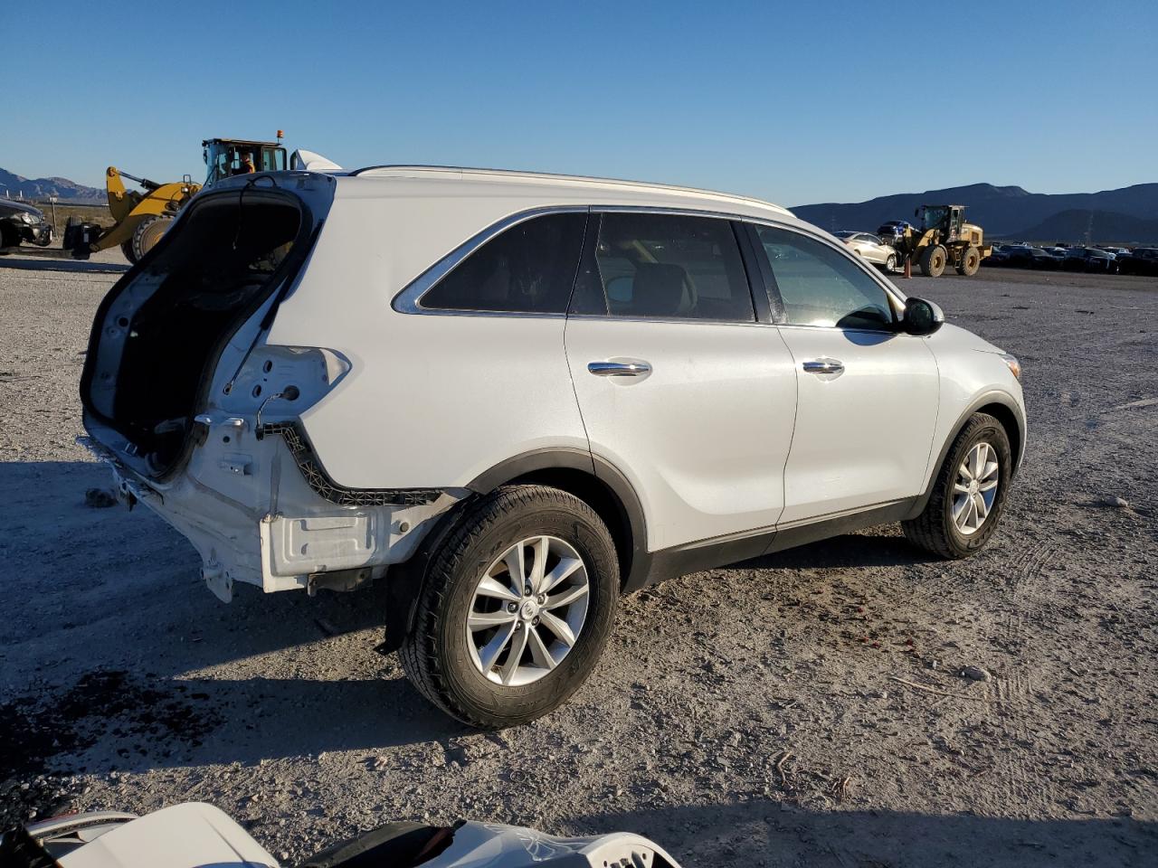 Obraz 3 z 2016 KIA SORENTO LX 2016 z VIN 5XYPG4A31GG068273
