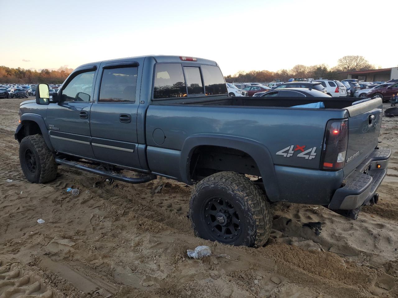 Image 2 of 2007 CHEVROLET SILVERADO K2500 HEAVY DUTY 2007 with VIN 1GCHK23D77F142747