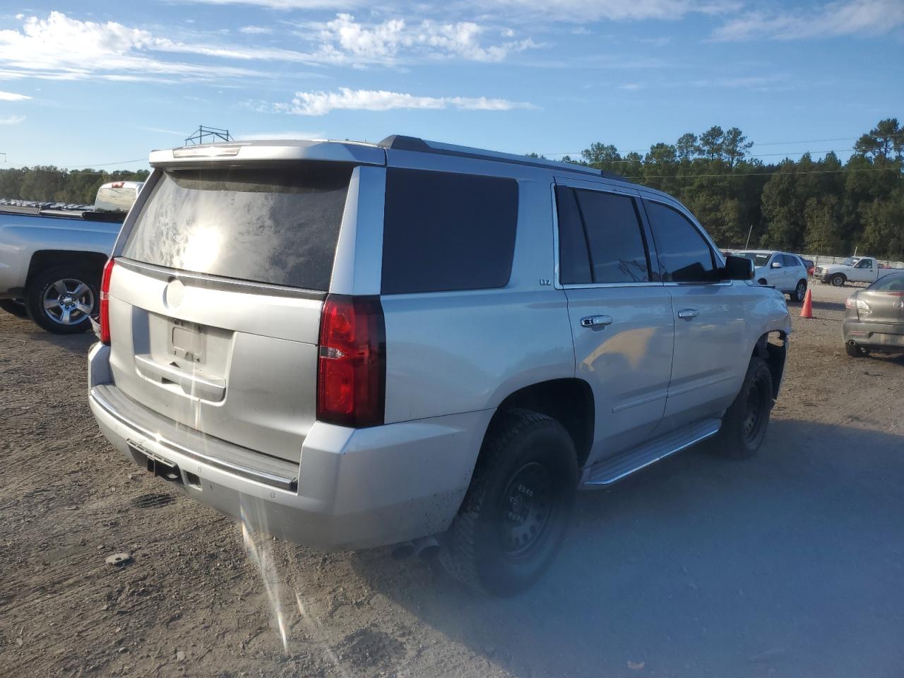 Image 3 of 2015 CHEVROLET TAHOE C1500 LTZ 2015 with VIN 1GNSCCKCXFR107187