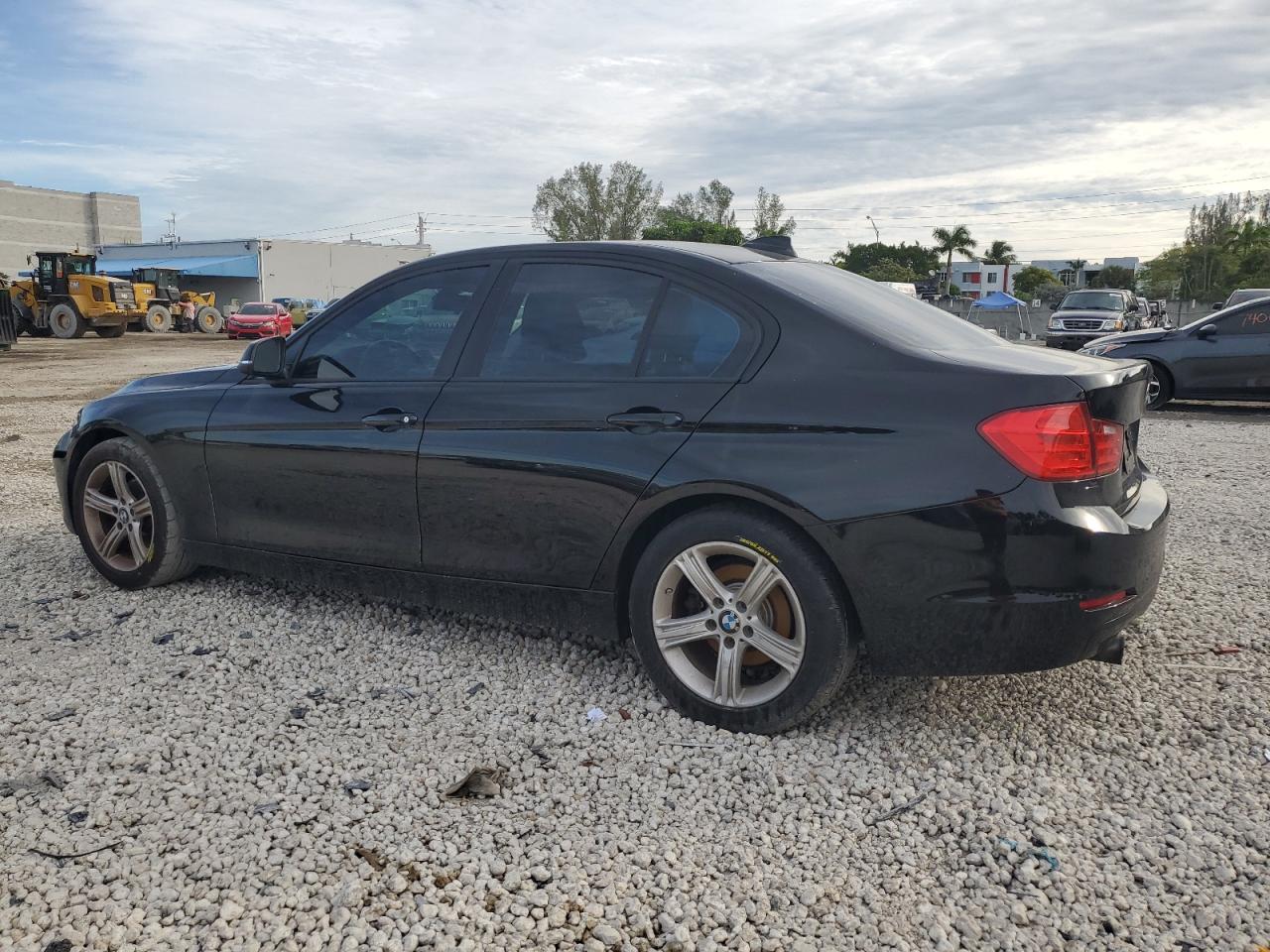 Obraz 2 z 2015 BMW 320 I 2015 z VIN WBA3B1C59F5A05620