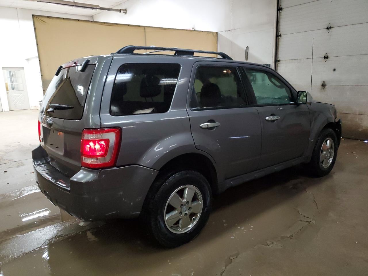 Image 3 of 2011 FORD ESCAPE XLT 2011 with VIN 1FMCU9D75BKC22632
