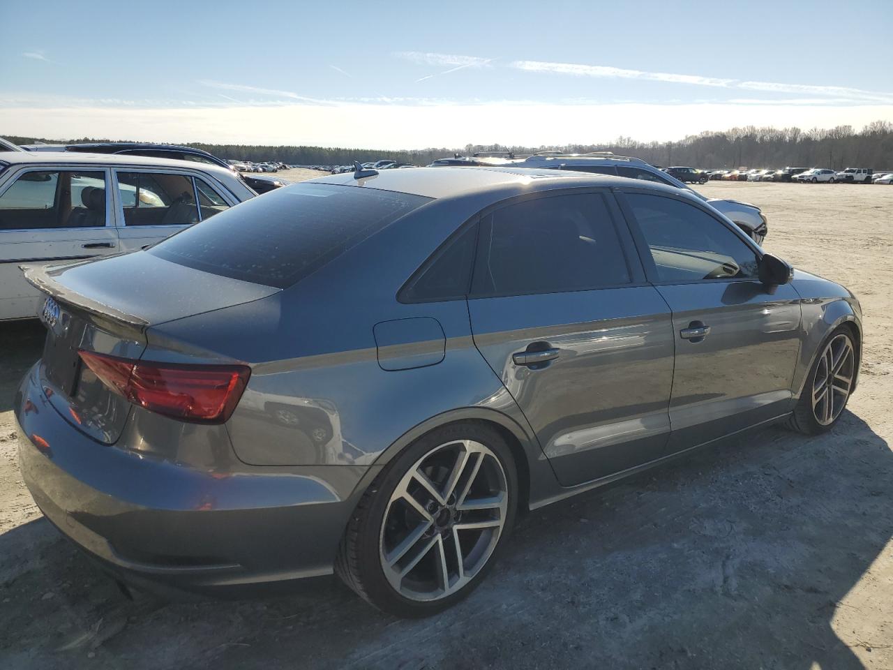 Изображение 3 2017 AUDI A3 PREMIUM 2017 с VIN WAUB8GFF8H1023924