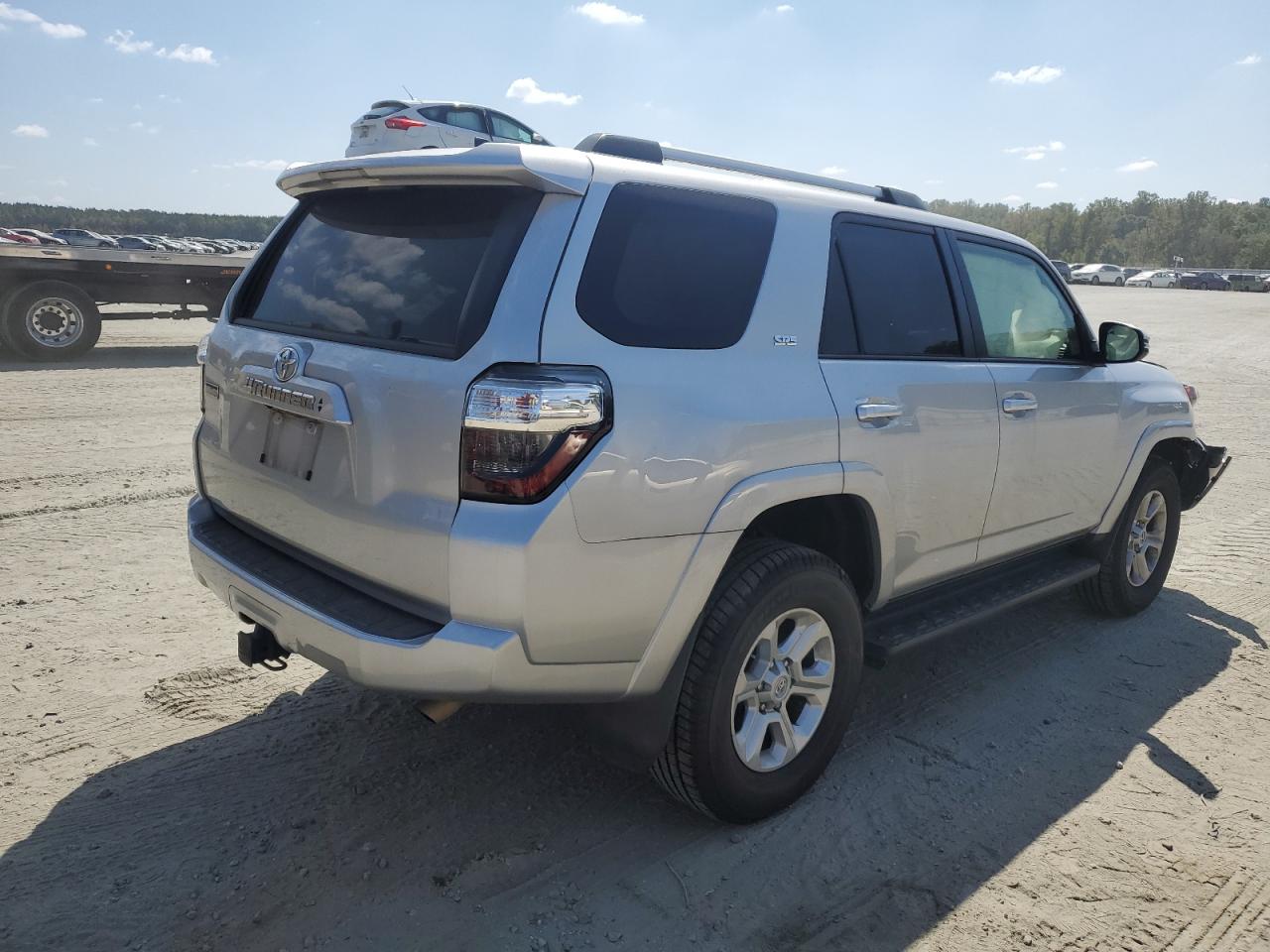 Изображение 3 2020 TOYOTA 4RUNNER SR5/SR5 PREMIUM 2020 с VIN JTEBU5JRXL5798906
