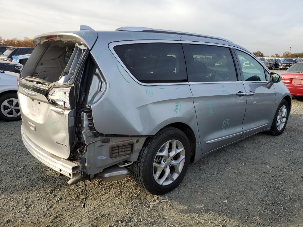Изображение 3 2019 CHRYSLER PACIFICA LIMITED 2019 с VIN 2C4RC1GG9KR731820