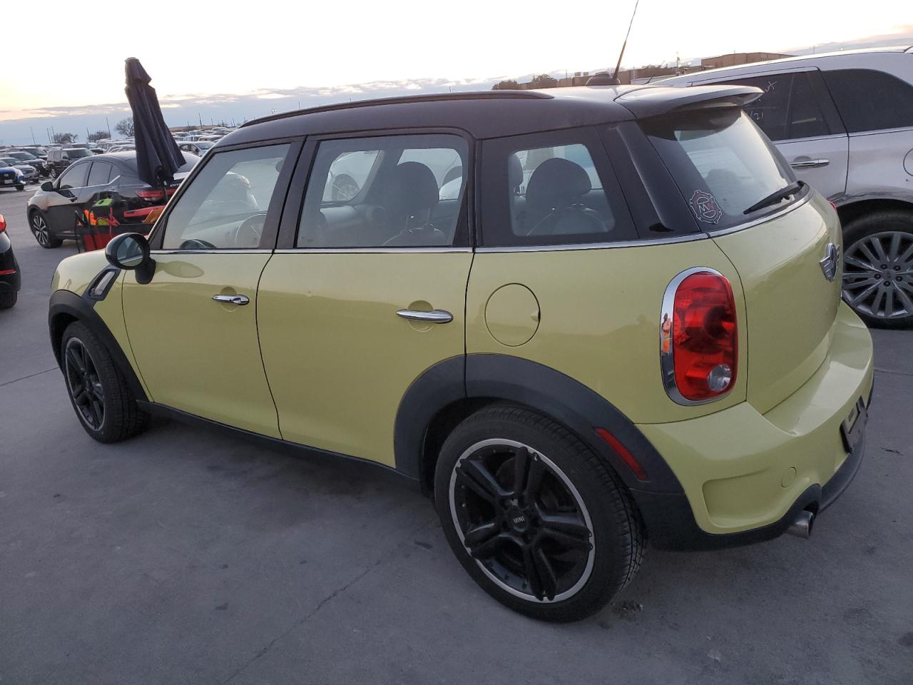 Obraz 2 z 2011 MINI COOPER S COUNTRYMAN 2011 z VIN WMWZC3C55BWH98275