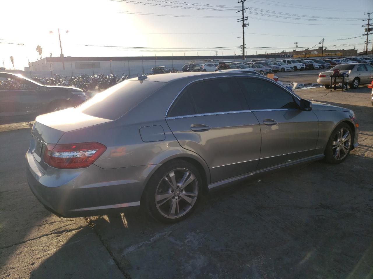 Изображение 3 2013 MERCEDES-BENZ E 350 2013 с VIN WDDHF5KB8DA773043