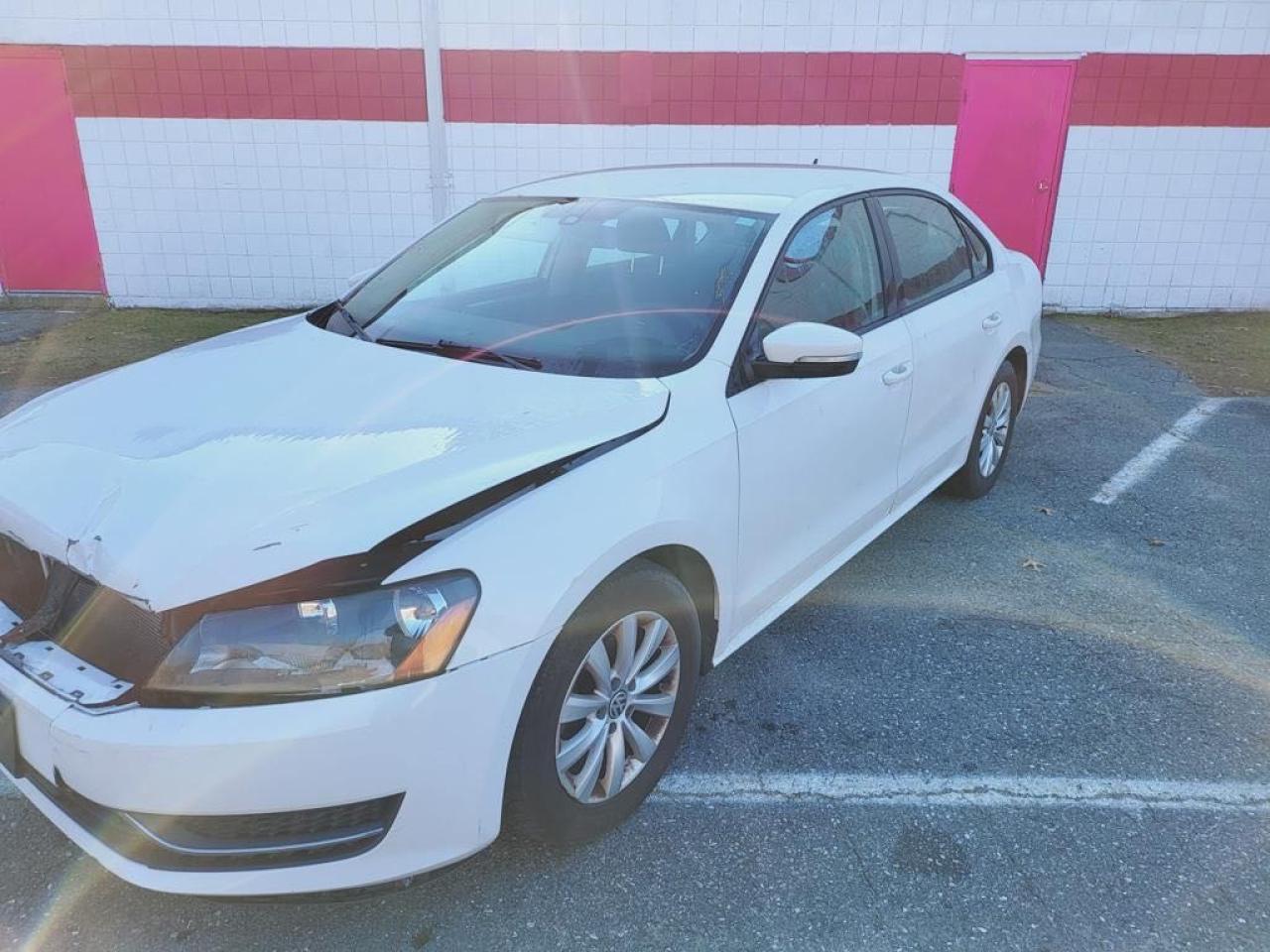 Obraz 2 z 2013 VOLKSWAGEN PASSAT S 2013 z VIN 1VWAP7A34DC131368