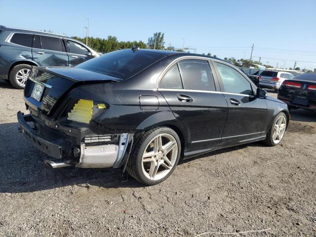 Image 3 of 2010 MERCEDES-BENZ C 300 2010 with VIN WDDGF5EB4AR122495