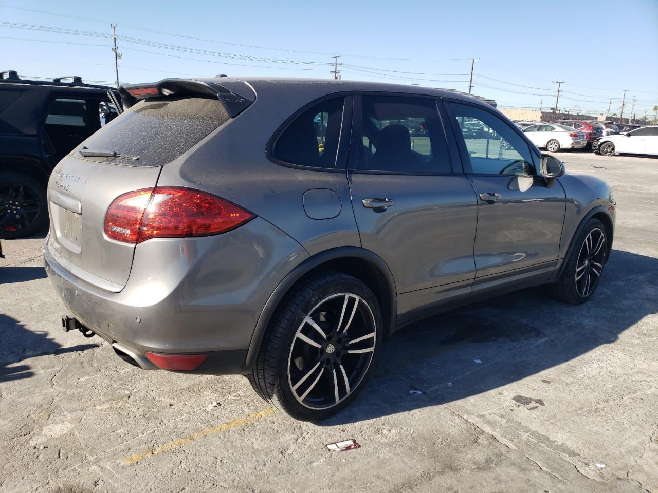 Image 3 of Porsche Cayenne S 2011 with VIN WP1AB2A26BLA42652