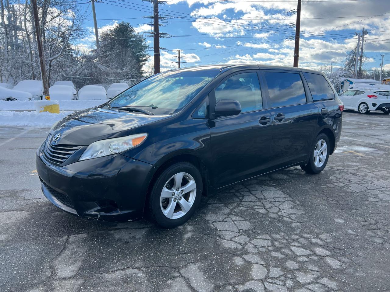 Image 2 of 2015 TOYOTA SIENNA  2015 with VIN 5TDZK3DC9FS566395