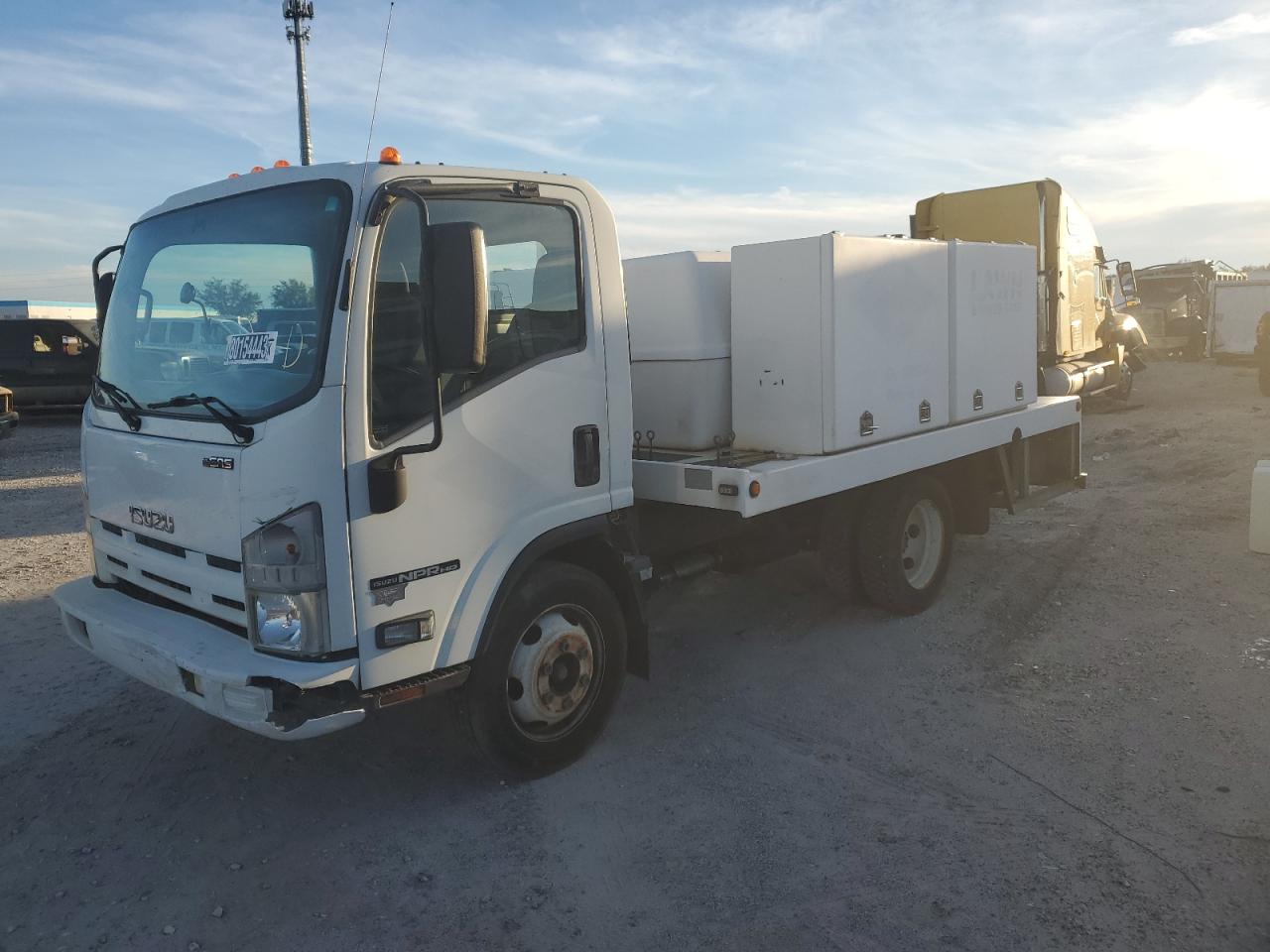 Obraz 1 z 2015 ISUZU NPR HD  2015 z VIN 54DC4W1B7FS807029