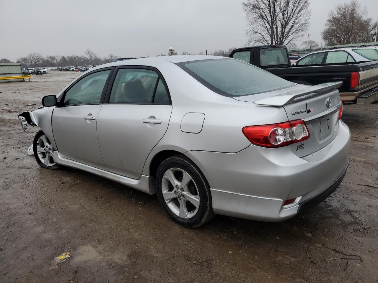 Изображение 2 2013 TOYOTA COROLLA BASE 2013 с VIN 5YFBU4EE6DP074656
