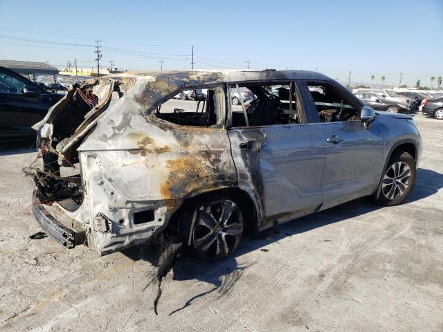 Image 3 of 2022 TOYOTA HIGHLANDER XLE 2022 with VIN 5TDGZRBH4NS235579