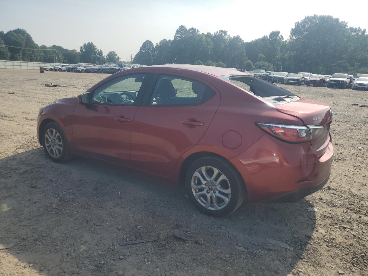 Obraz 2 z 2017 TOYOTA YARIS IA  2017 z VIN 3MYDLBYV7HY168581