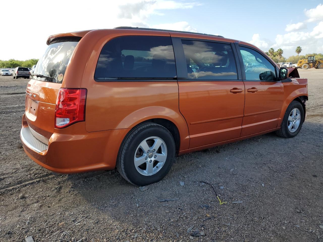 Image 3 of 2011 DODGE GRAND CARAVAN MAINSTREET 2011 with VIN 2D4RN3DG7BR697244