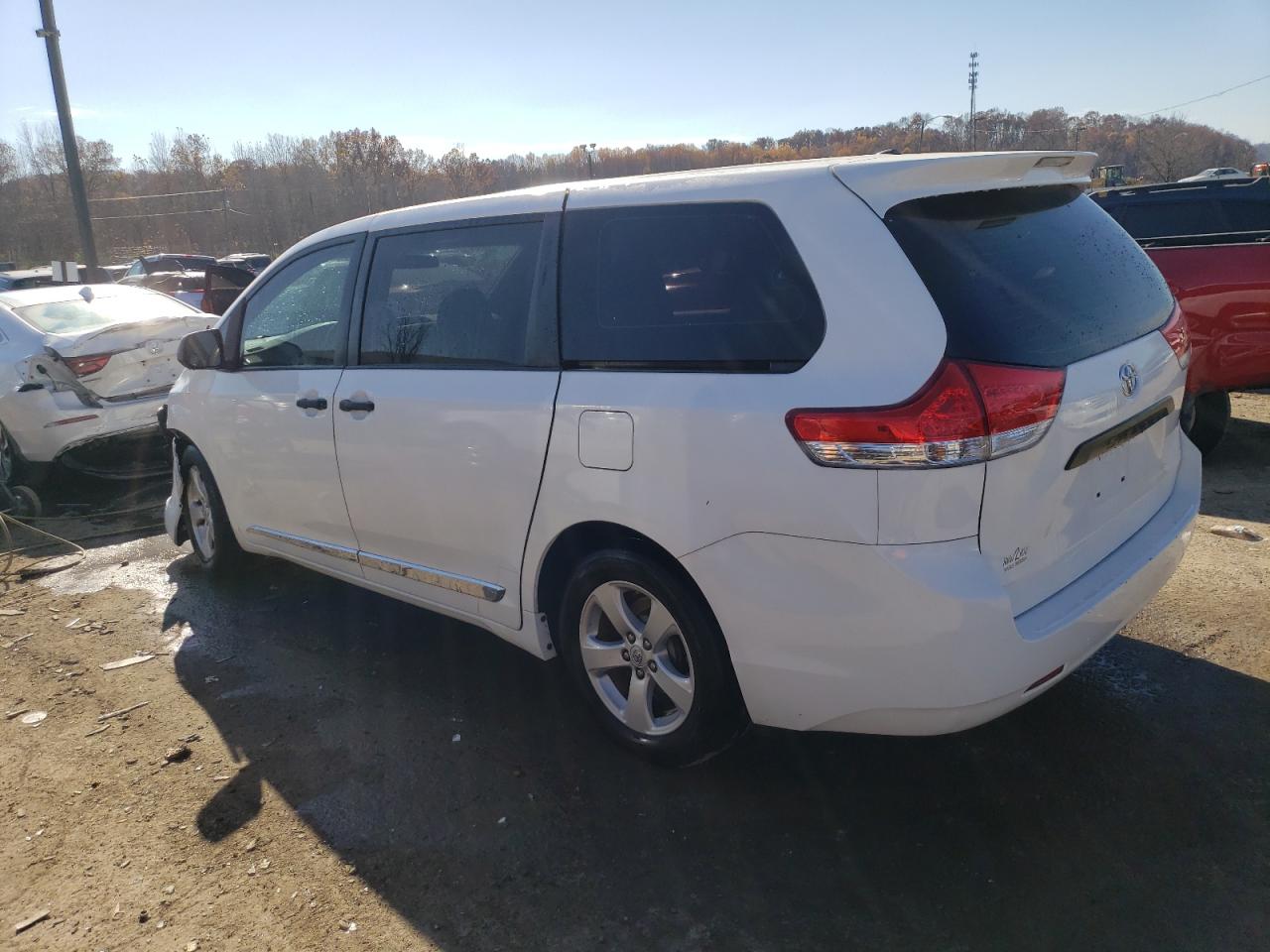 Image 2 of 2011 TOYOTA SIENNA  2011 with VIN 5TDZK3DC9BS080759