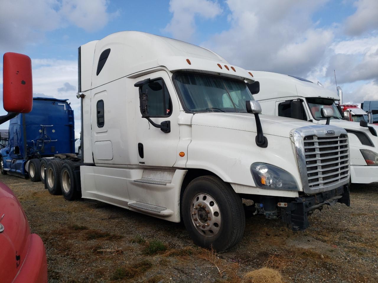 Image 1 of 2017 FREIGHTLINER CASCADIA 125  2017 with VIN 3AKJGLDR9HSHG7457