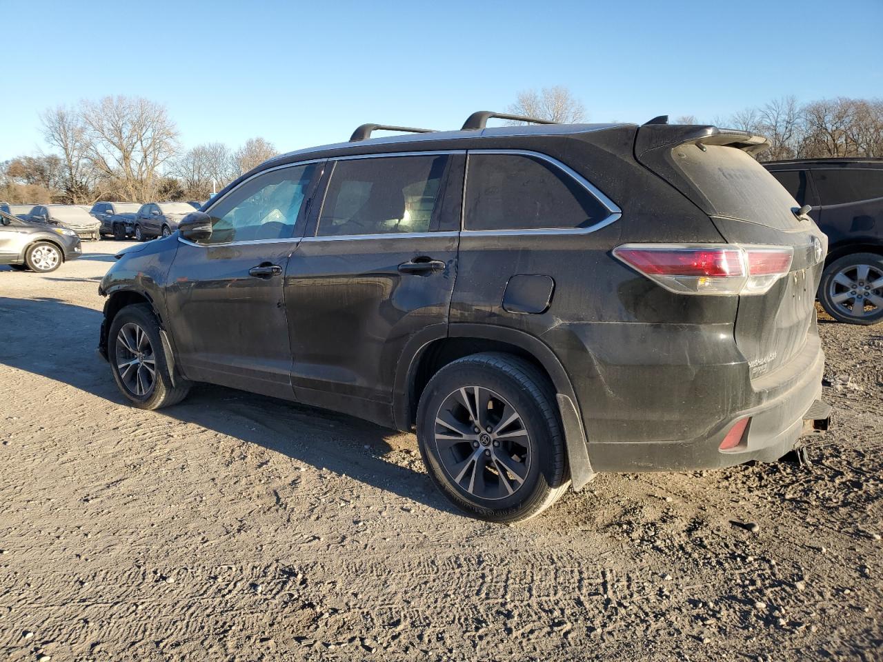 Изображение 2 2016 TOYOTA HIGHLANDER XLE 2016 с VIN 5TDJKRFH9GS281769