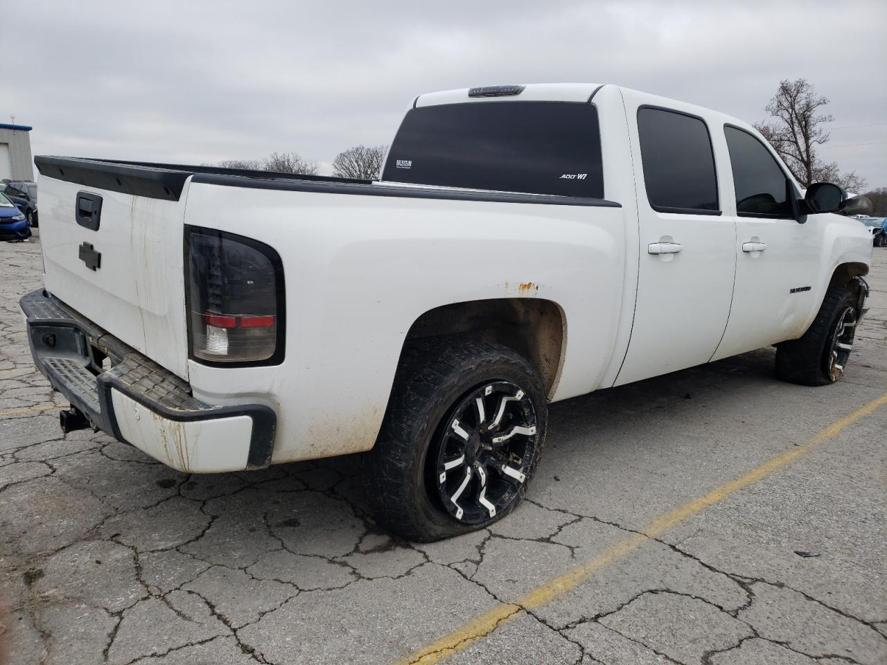 Image 3 of 2011 CHEVROLET SILVERADO K1500 LT 2011 with VIN 3GCPKSE32BG295611