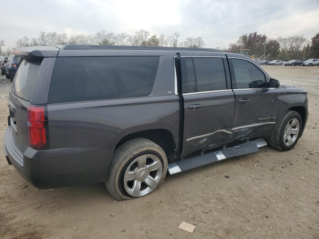 Image 3 of 2018 CHEVROLET SUBURBAN C1500 LT 2018 with VIN 1GNSCHKC8JR208699