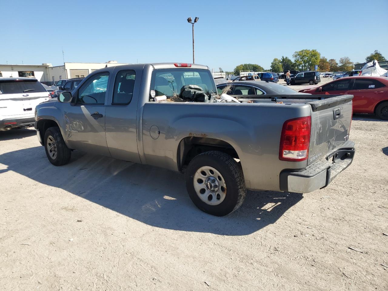 Image 2 of Gmc Sierra C1500 2008 with VIN 1GTEC19X18Z208575