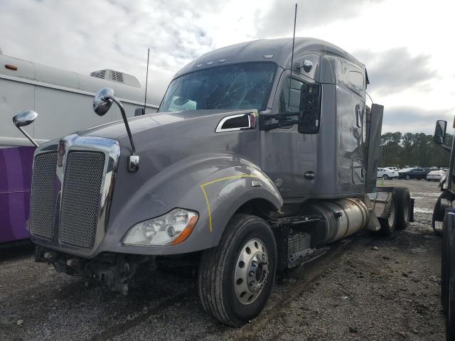 Image 2 of 2018 KENWORTH CONSTRUCTION T680 2018 with VIN 1XKYDP9X8JJ186161