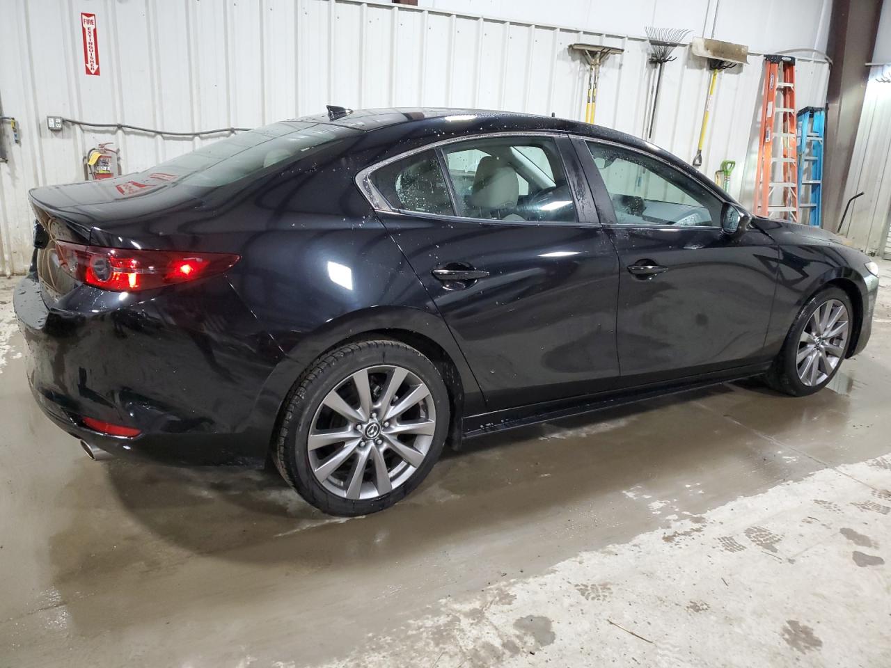 Image 3 of 2019 MAZDA 3 PREFERRED 2019 with VIN 3MZBPADL5KM108836