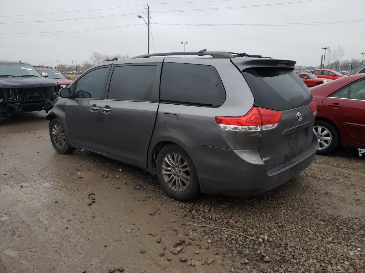 Image 2 of Toyota Sienna Xle 2014 with VIN 5TDYK3DC1ES468343