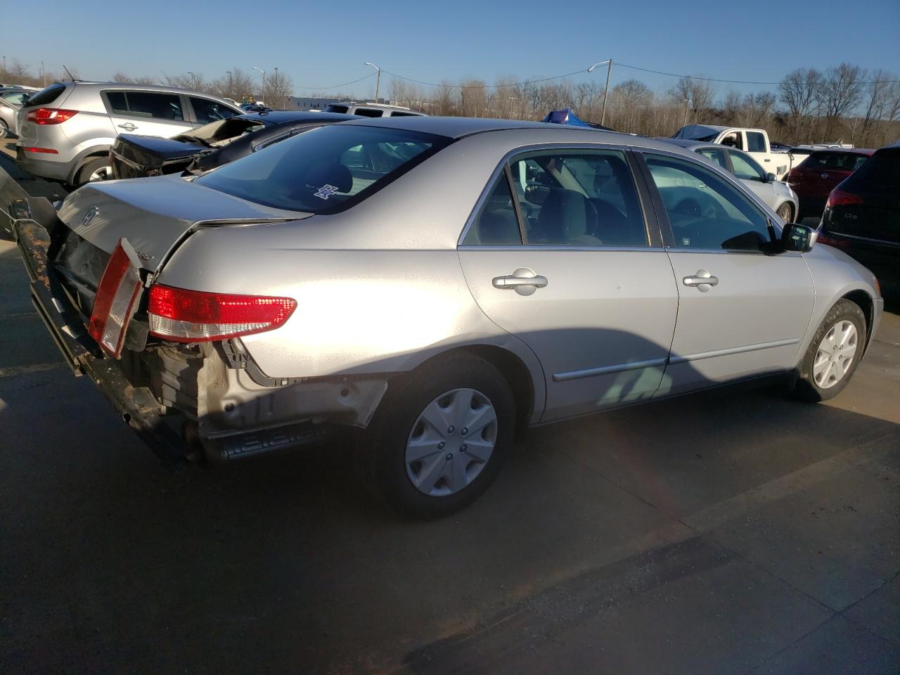 Изображение 3 2003 HONDA ACCORD LX 2003 с VIN 1HGCM56383A059684