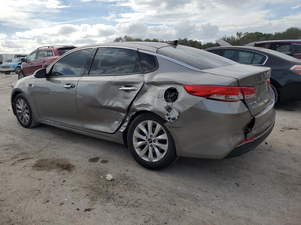 Изображение 2 2016 KIA OPTIMA EX 2016 с VIN 5XXGU4L30GG107798