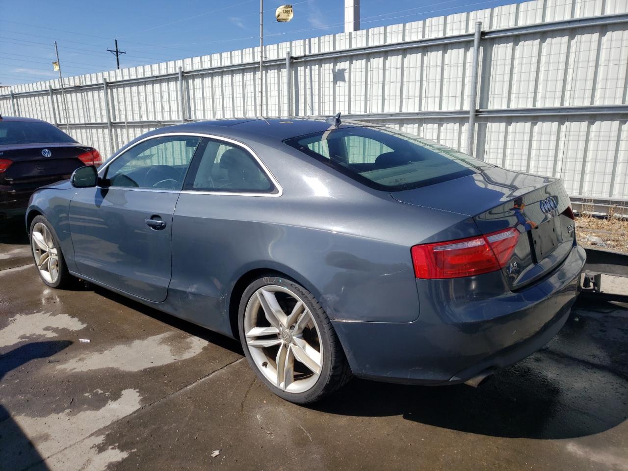Image 2 of Audi A5 Quattro 2009 with VIN WAUDK78T99A022683