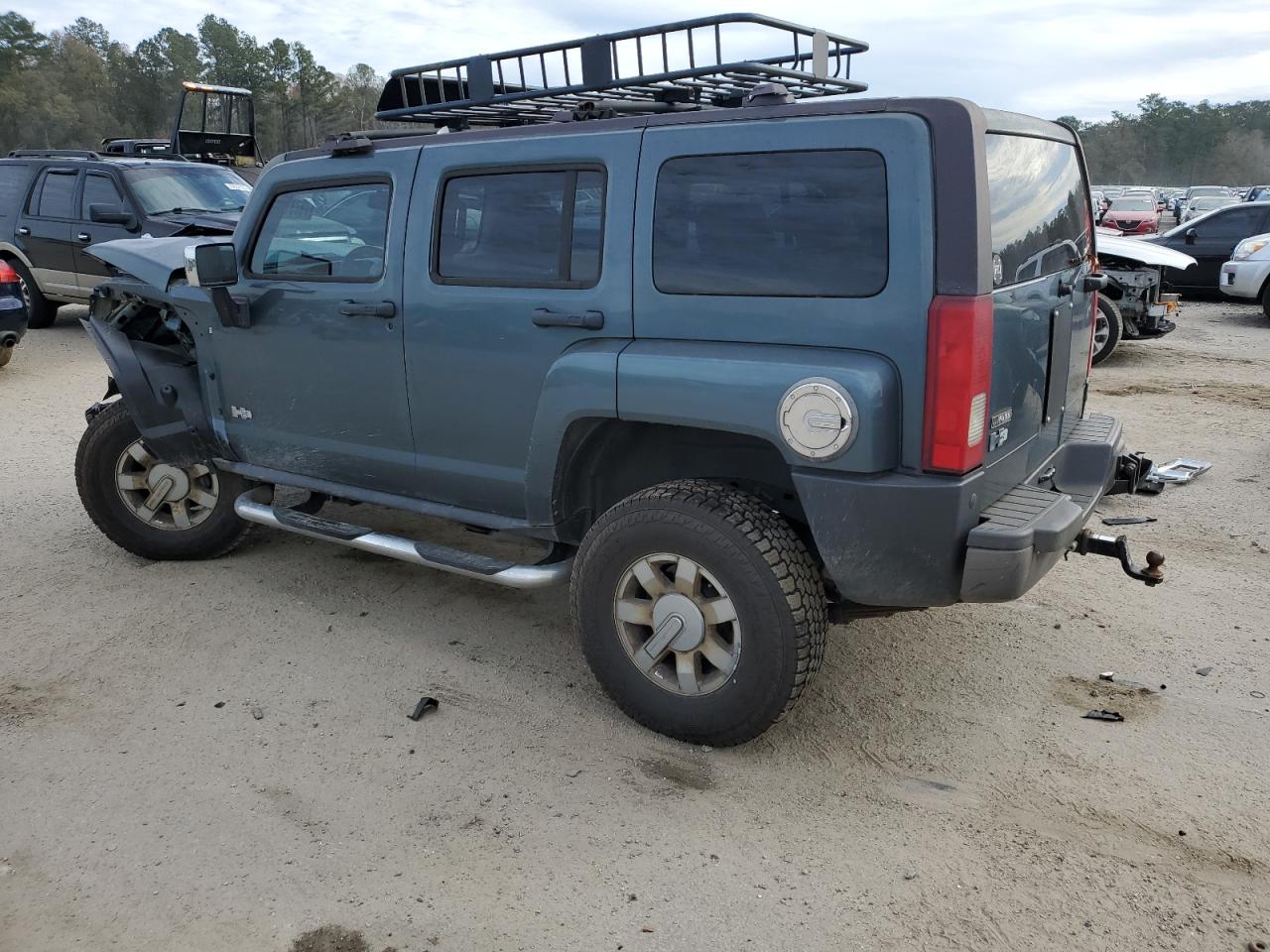 Image 2 of 2006 HUMMER H3  2006 with VIN 5GTDN136268289877