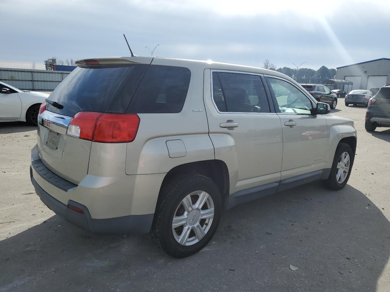 Image 3 of 2014 GMC TERRAIN SLE 2014 with VIN 2GKALMEK8E6253972