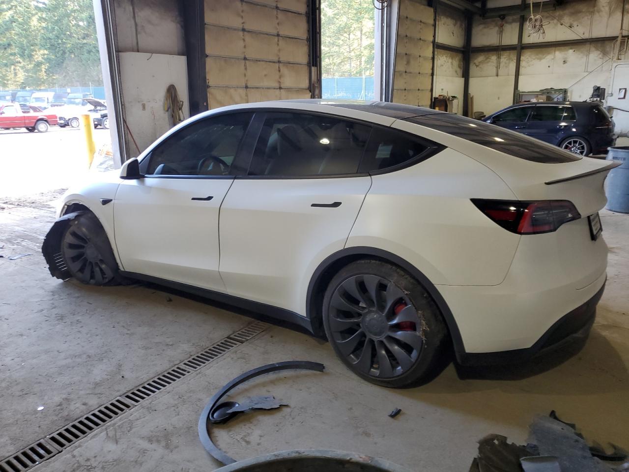 Image 2 of 2020 TESLA MODEL Y  2020 with VIN 5YJYGDEF1LF038510